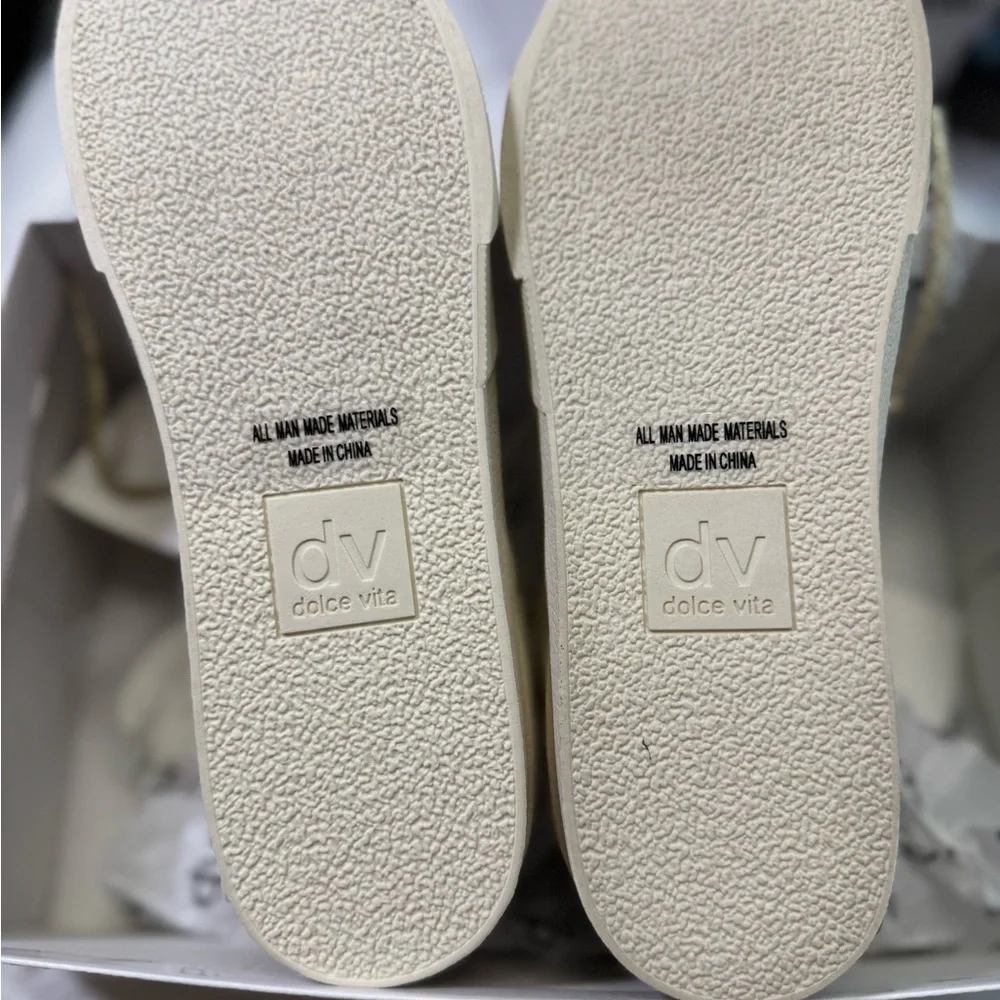 Dolce Vita Cream and Gold low Top Sneakers - Picture 3 of 5